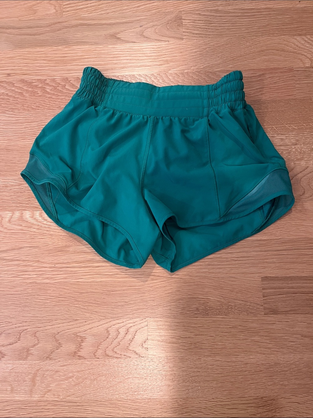 lululemon athletica green Elastic-Waist Athletic Shorts